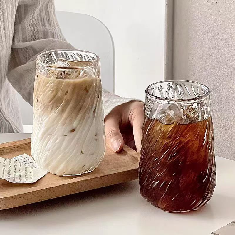 چینی شیشے کے کپ مختلف مواد سے بنے ہیں