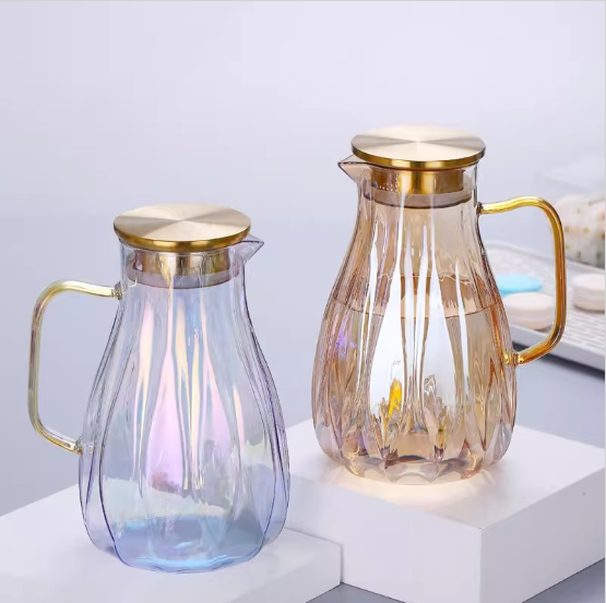 مختلف شیلیوں میں بڑے صلاحیت والے شیشے کے برتن